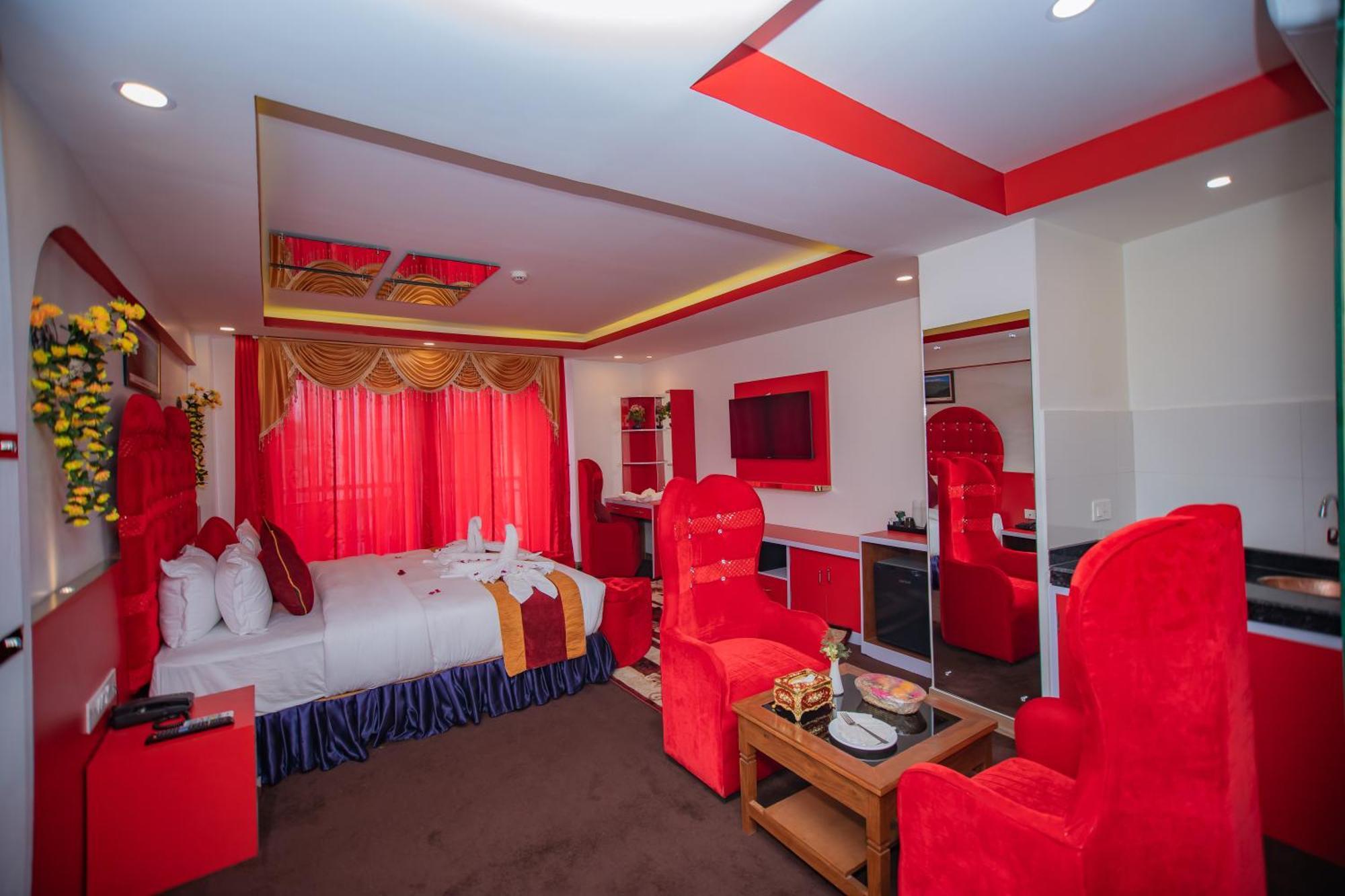 Hotel Pokhara Village & Spa Eksteriør bilde