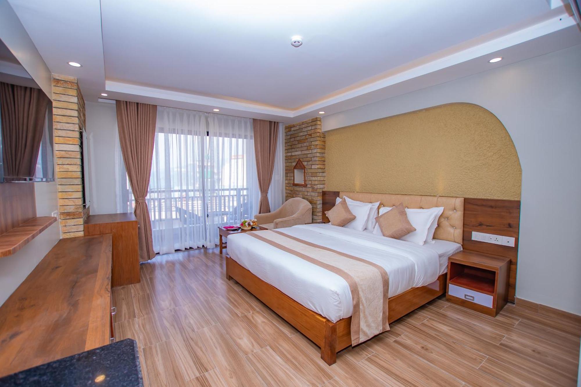 Hotel Pokhara Village & Spa Eksteriør bilde