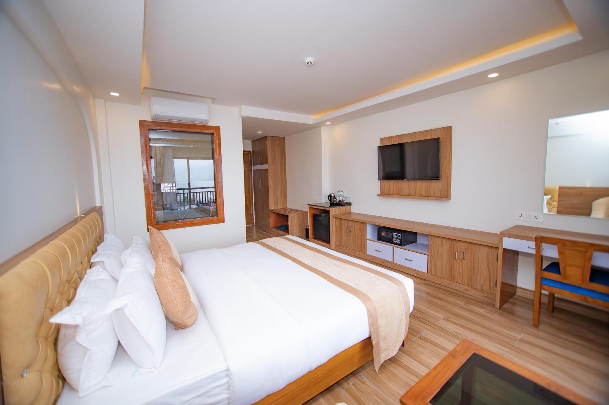 Hotel Pokhara Village & Spa Eksteriør bilde