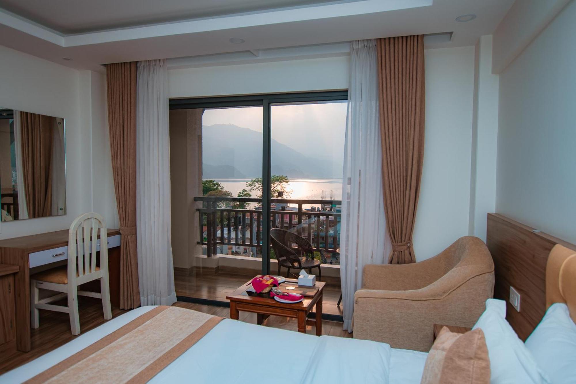 Hotel Pokhara Village & Spa Eksteriør bilde